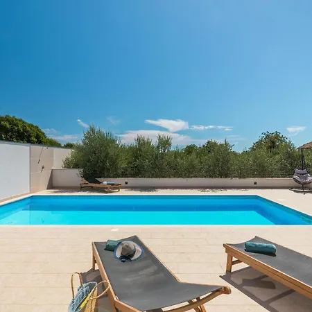Nice Home In Valtura With Sauna * Valtura